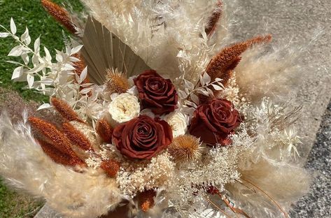 The Ultimate Guide to Choosing Your Dried Flower Wedding Bouquet