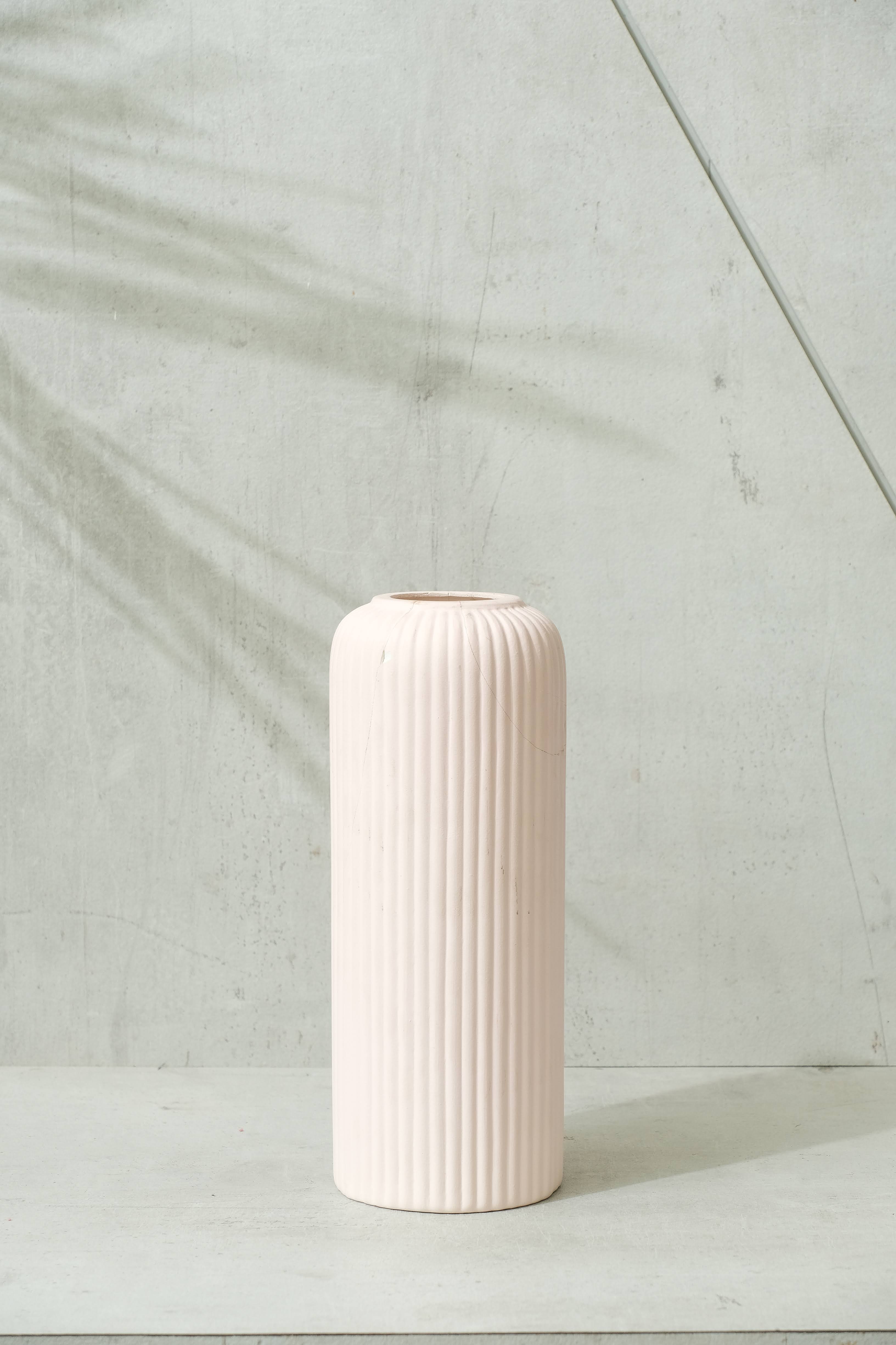 Shell Ribbed Pink Vase (Large)