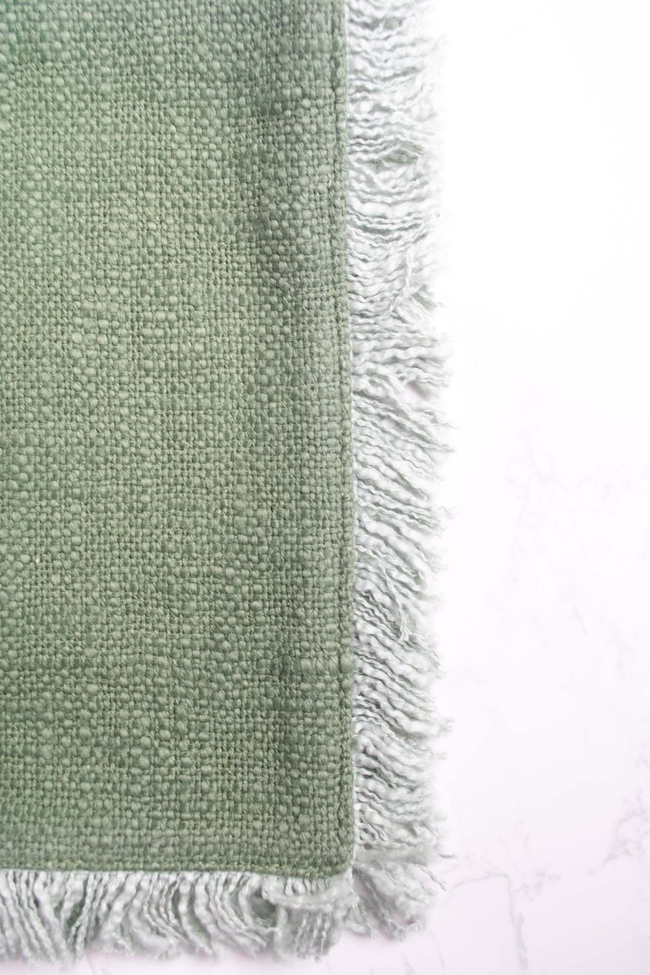 Olive green table mat (set of 4)