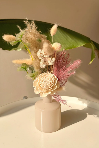 How to Mix Pampas Grass with Other Dried Flowers for a Fuller, Designer-Style Arrangement