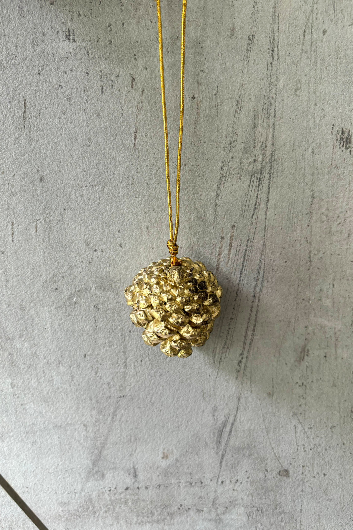 Pinecone Gold Hanging for Christmas (set of 12)